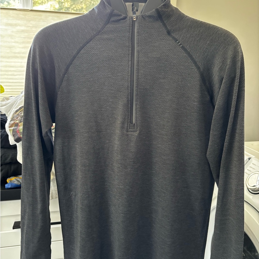 Lululemon Size S Black Quarter-Zip metal tech vent - make offer